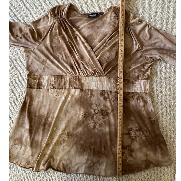 Avenue tie dye /sequin cocoa tones plus size top - Picture 8 of 8